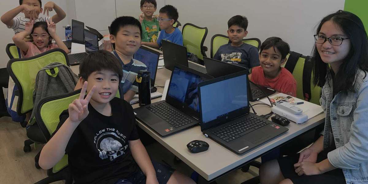 What age can a child get enrolled in a Robotics Class?