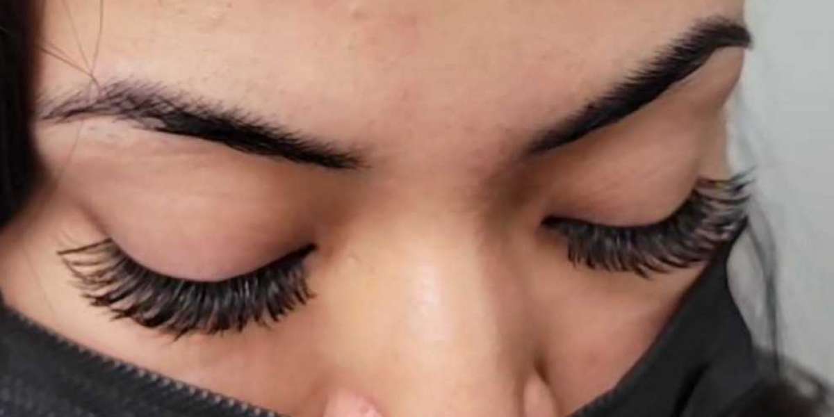 Perfectly Styled Classic Lashes to Enhance Your Look
