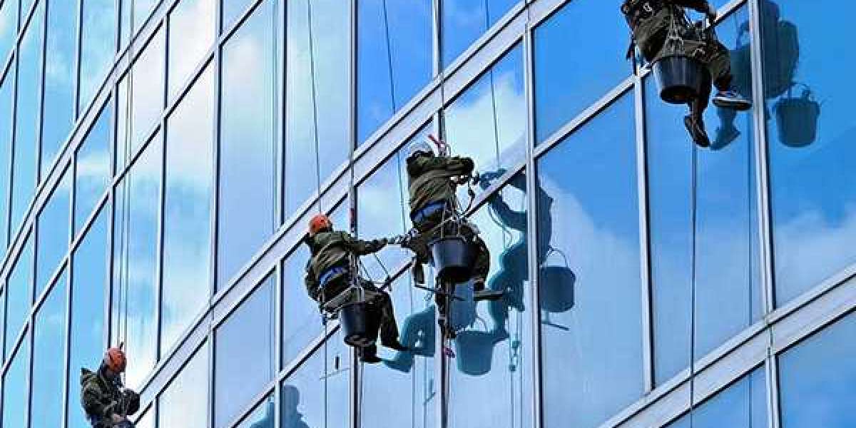 expert glass cleaning services in Gurgaon