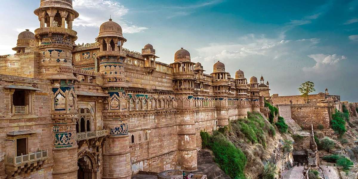 Top 10 fort palaces in India
