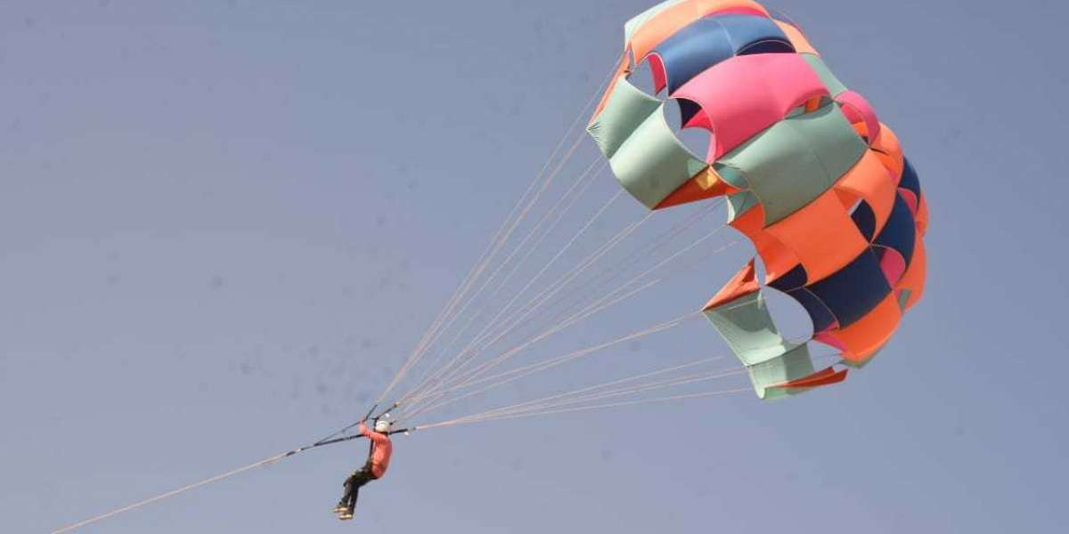 The ultimate guide for parasailing in Jaislamer