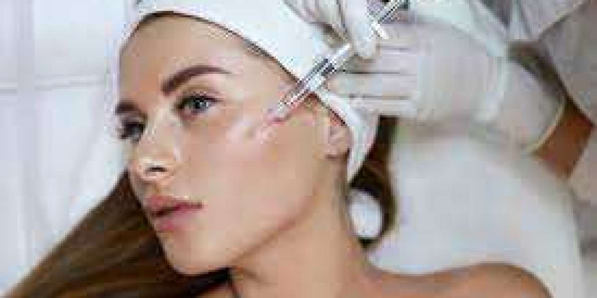 Navigating Safety: The Risks of Unlicensed Anti-Aging Injections Providers