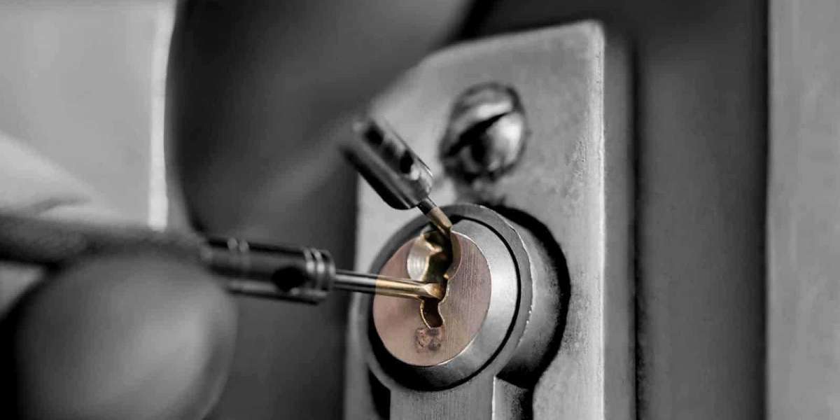 UNLOCKING THE SECRETS: WHAT TO EXPECT FROM A COMMERCIAL LOCKSMITH IN DENVER